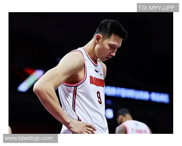 足球明星退役前十名排名揭晓他们的辉煌成就与传奇故事回顾